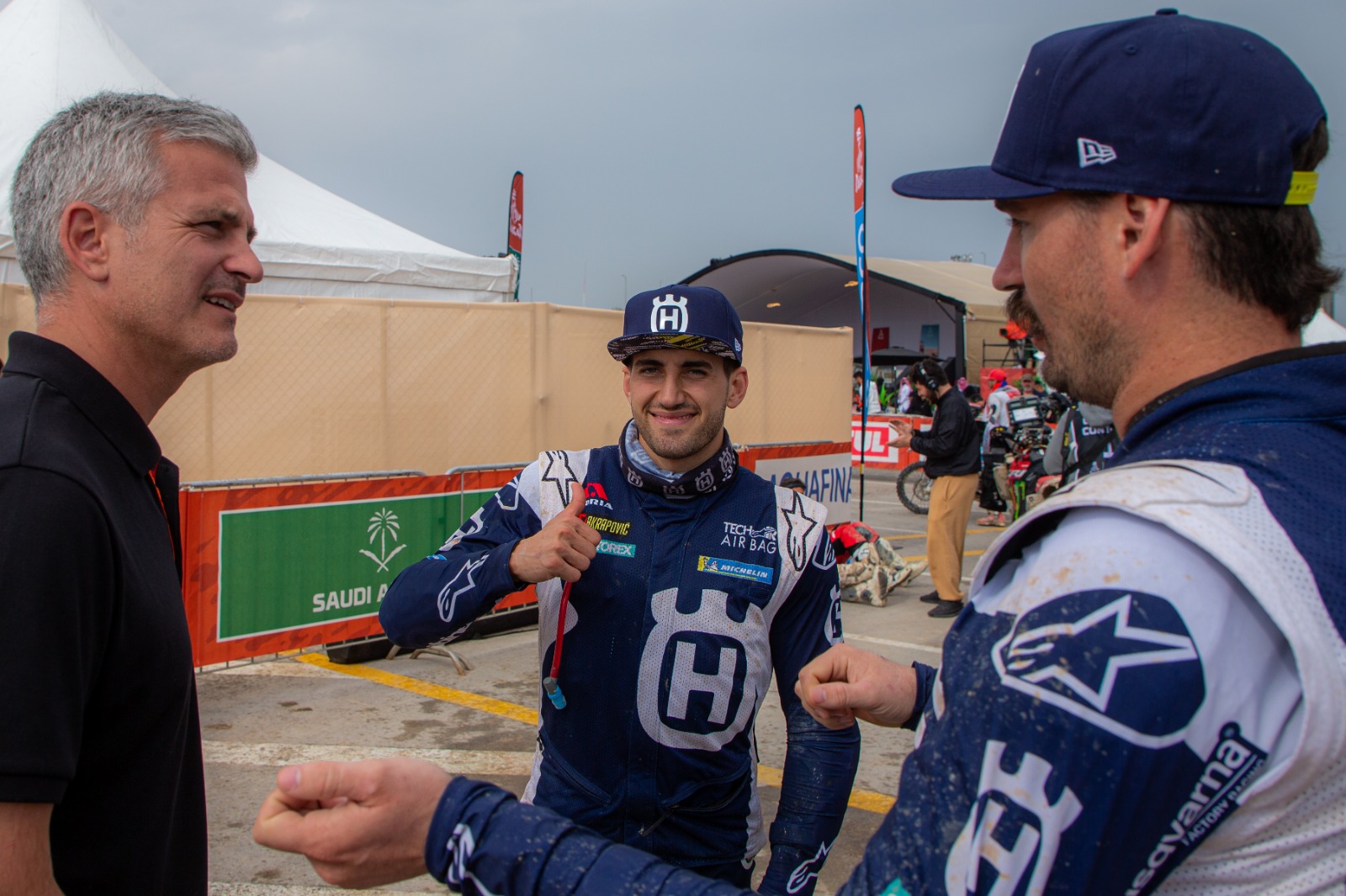 Los festejos de los pilotos que le ganaron al Dakar 2023: WhatsApp Image 2023-01-15 at 09.04.23.jpeg